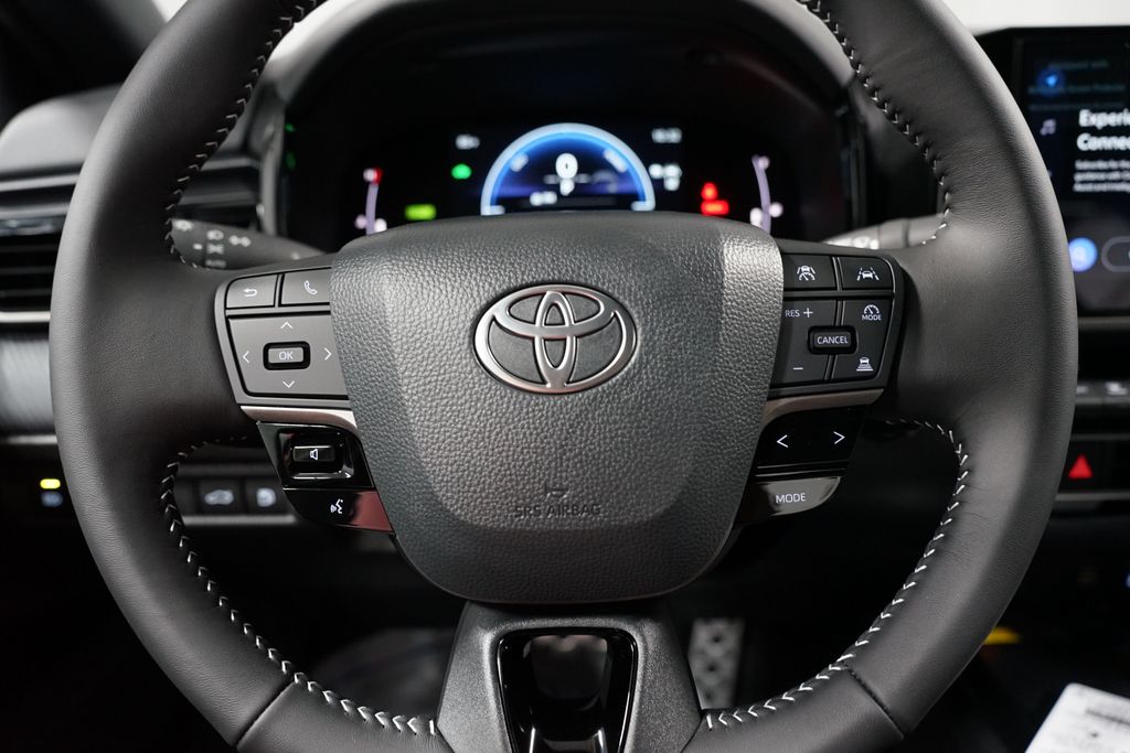 Thumbnail: 2025 Toyota Camry - 12
