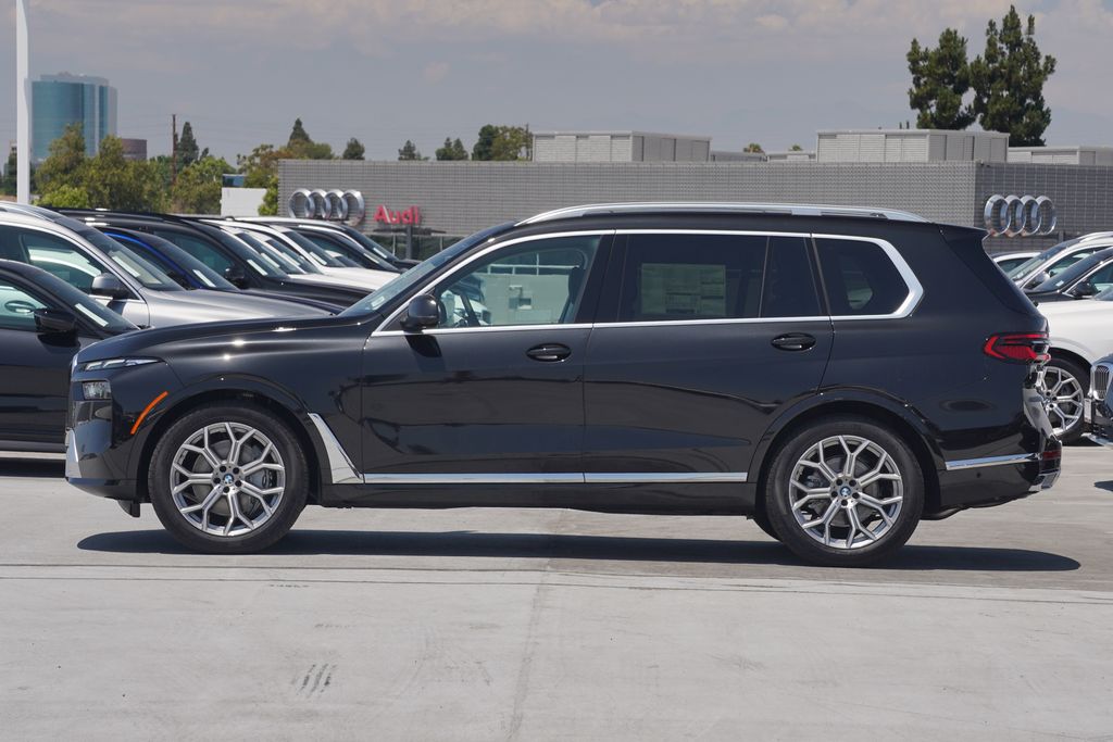 2025 BMW X7 xDrive40i 4