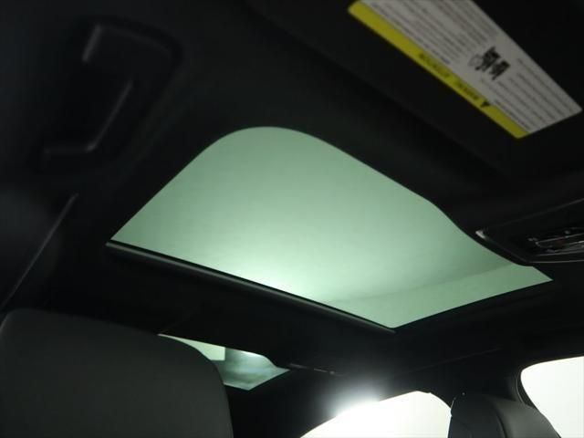 Thumbnail: 2025 Audi A8 - 19