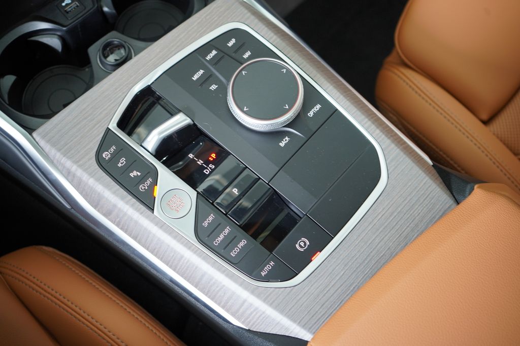 Thumbnail: 2026 BMW 3 Series - 19