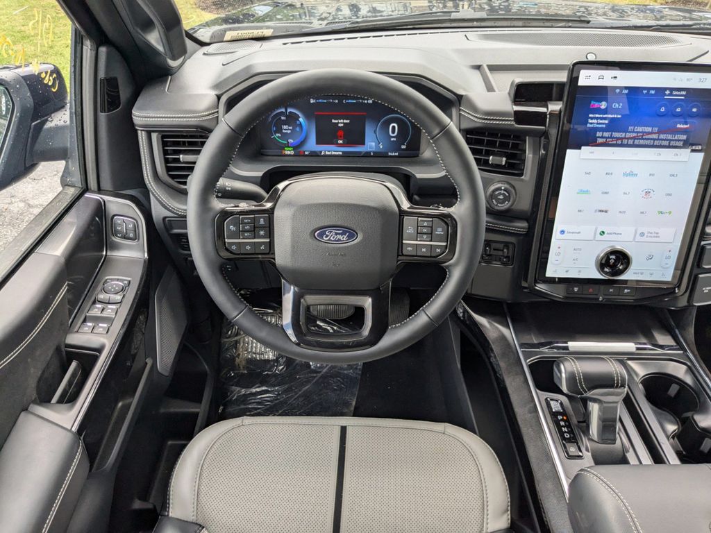 2025 Ford F-150 Lightning Platinum