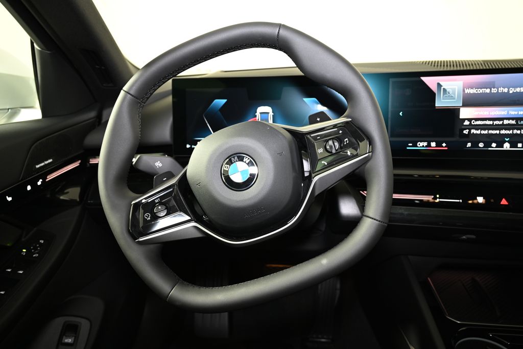 Thumbnail: 2025 BMW 5 Series - 17