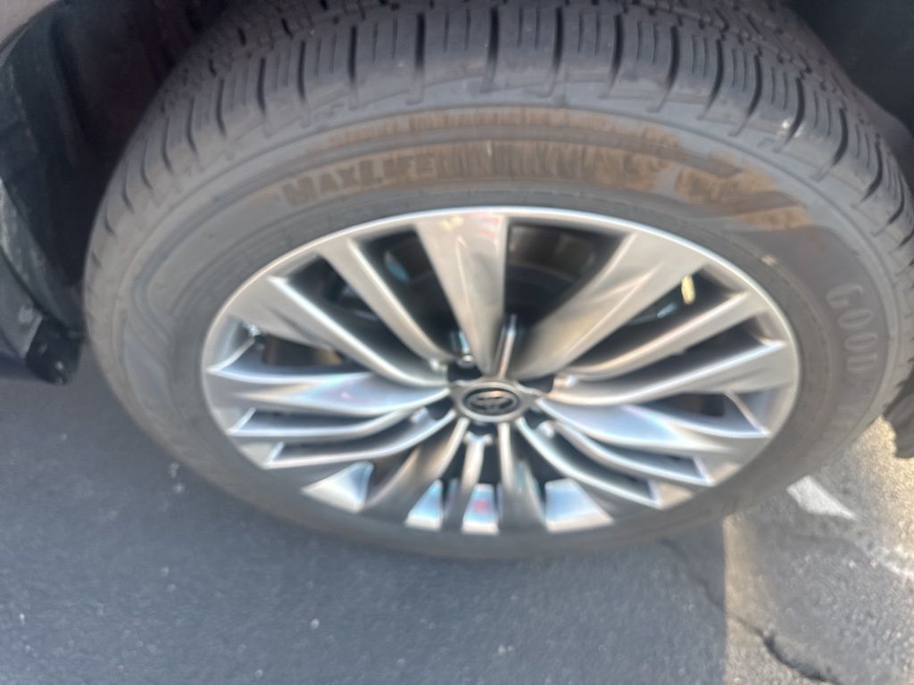 Thumbnail: 2022 Toyota Highlander - 11