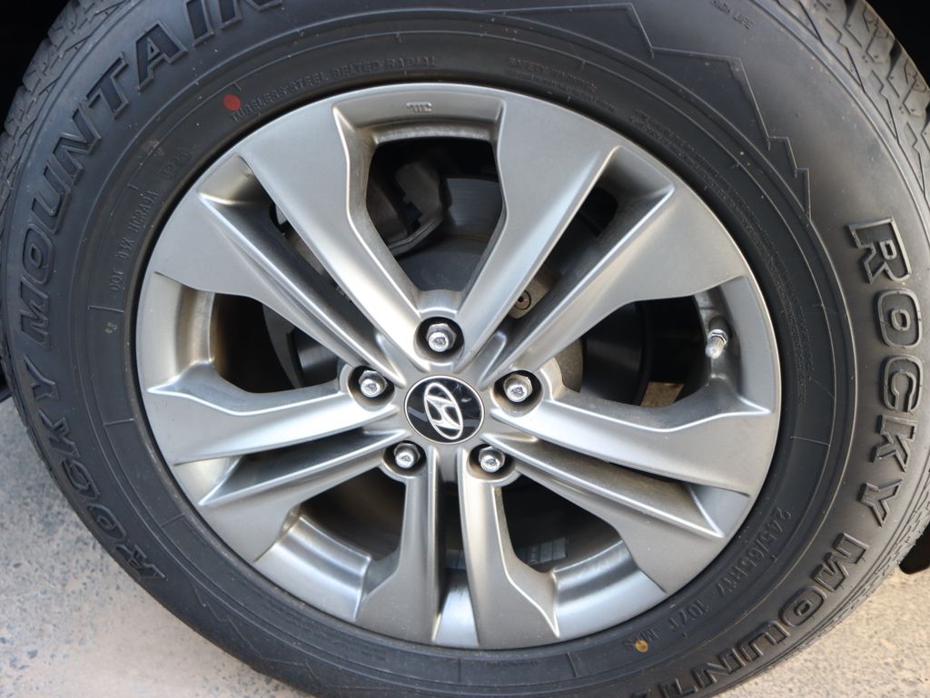 Thumbnail: 2014 Hyundai Santa Fe - 16