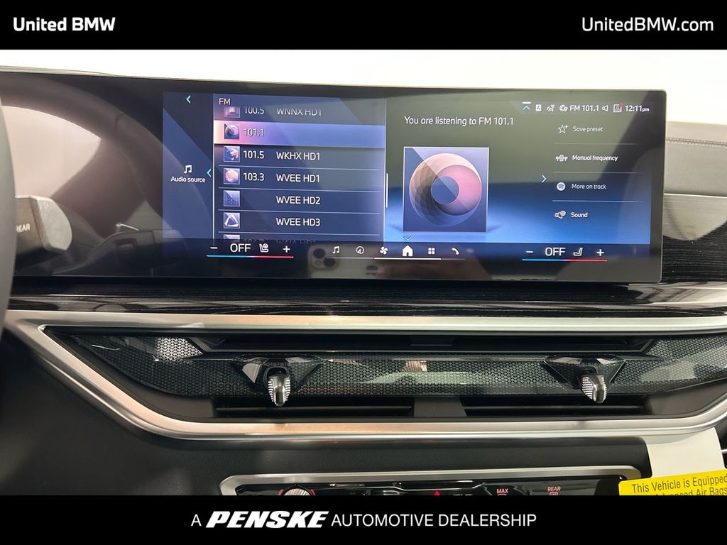 Thumbnail: 2026 BMW X7 - 16