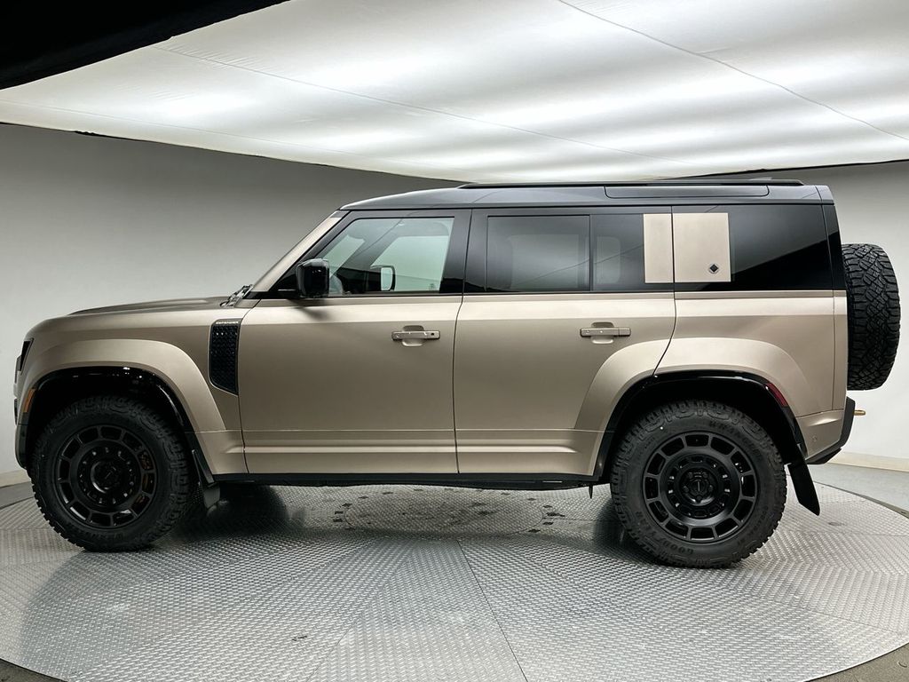 Thumbnail: 2026 Land Rover Defender - 10