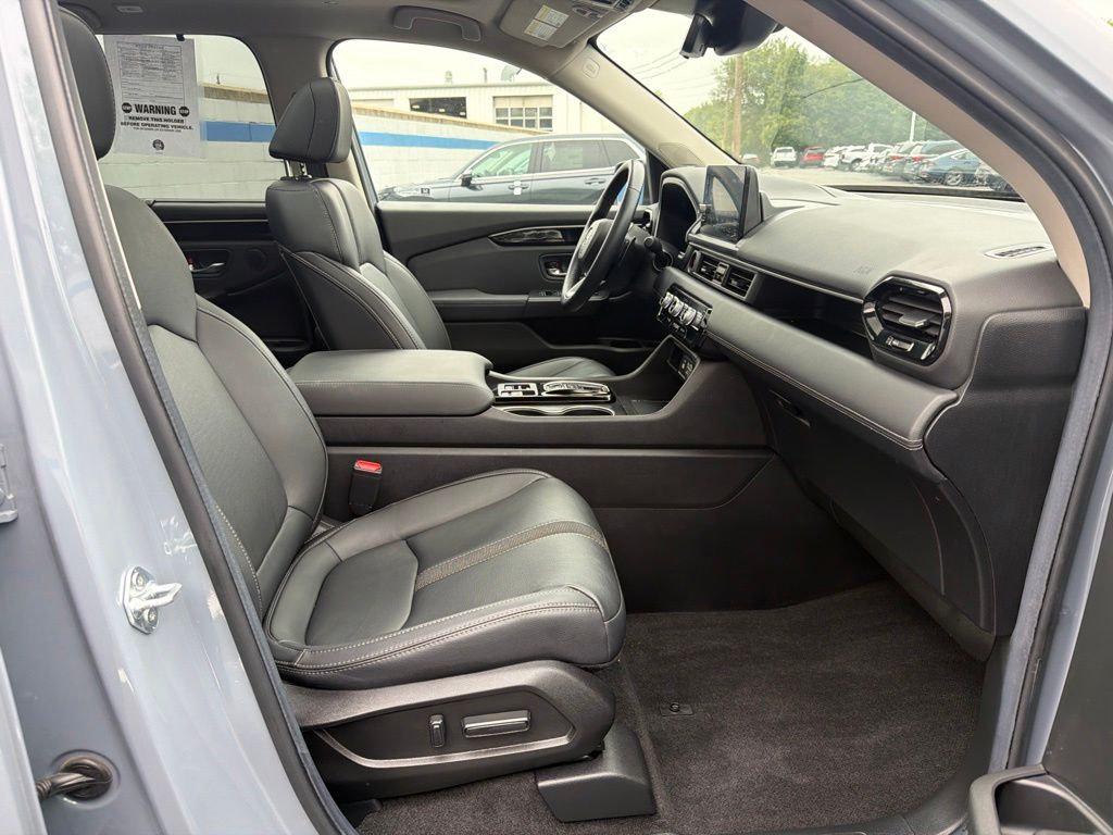 Thumbnail: 2025 Honda Pilot - 26