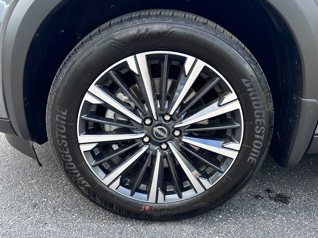 New 2026 Gun Metallic Nissan Platinum image 12
