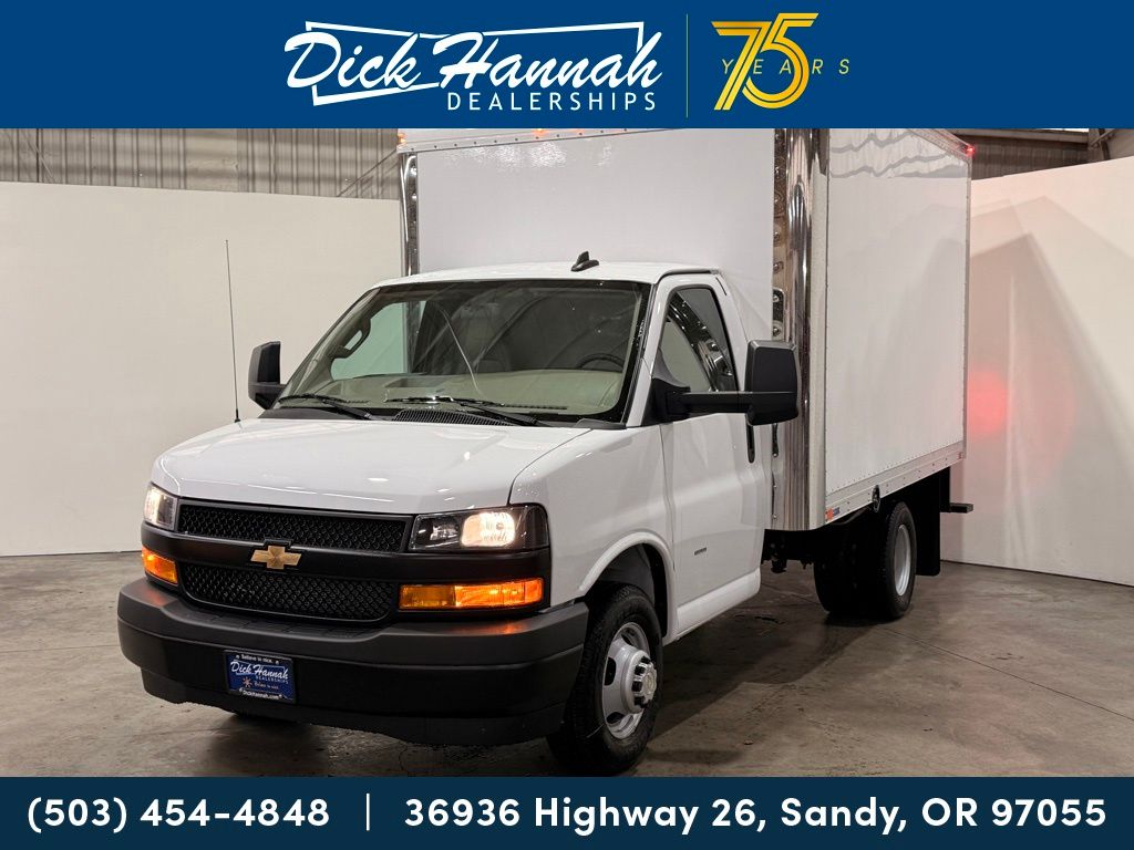 2025 Chevrolet Express Chassis 3500 Cutaway 139