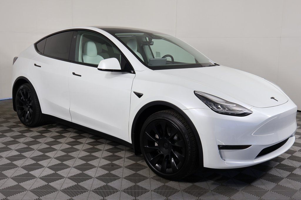 Thumbnail: 2022 Tesla Model Y - 3