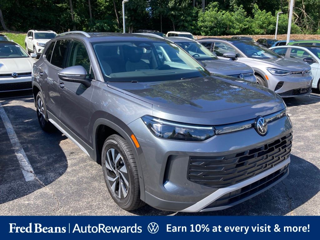 Platinum Gray Metallic 2026 Volkswagen Tiguan SUV / Crossover All-Wheel Drive 8-Speed Automatic