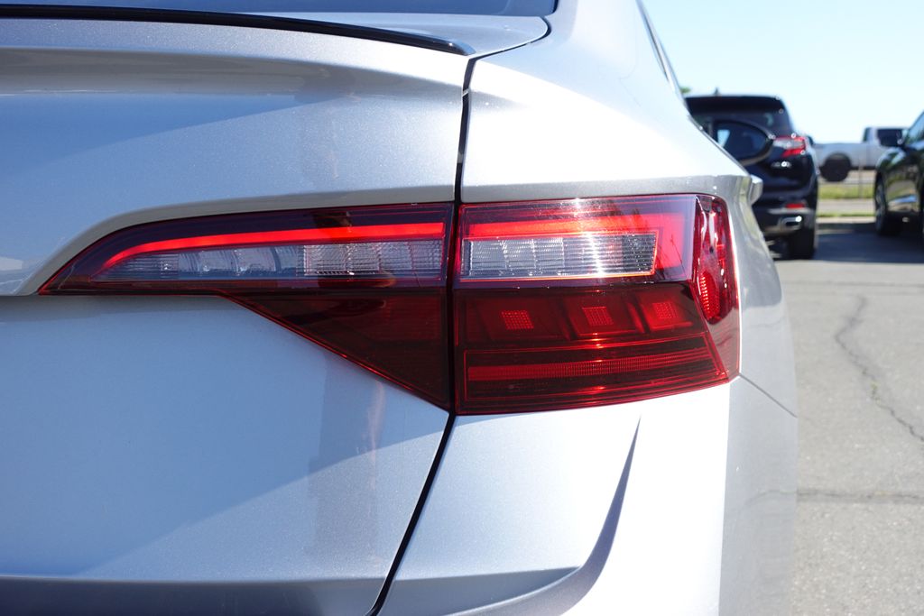 Used 2023 Silver Volkswagen 1.5T Sport image 6