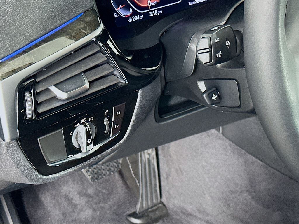 2022 BMW 5 Series 540i xDrive 10