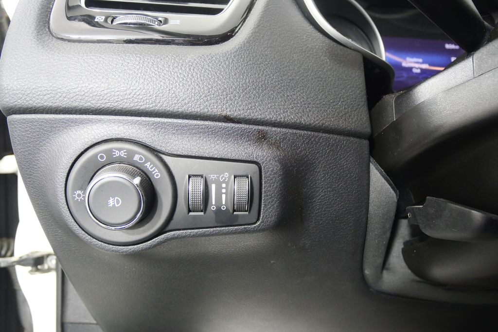 Thumbnail: 2018 Jeep Compass - 17