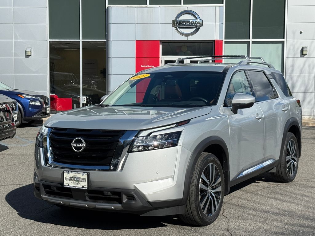 Brilliant Silver Metallic 2024 Nissan Pathfinder SUV / Crossover All-Wheel Drive 9-Speed Automatic