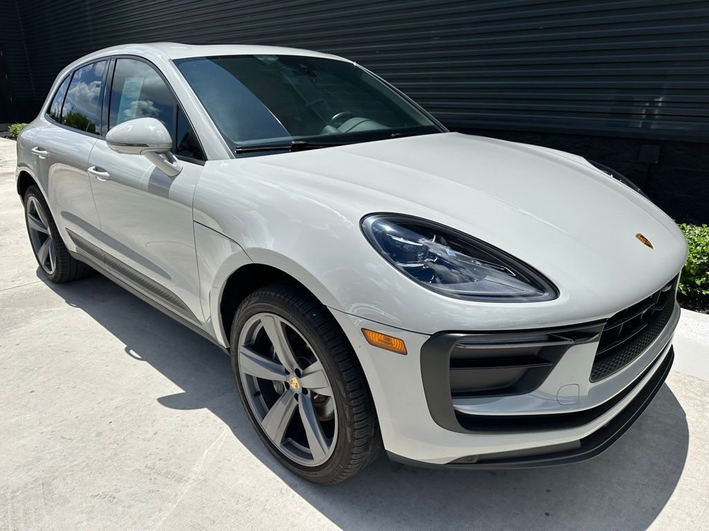 2024 Porsche Macan  10