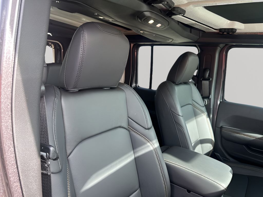 New 2026 Gray Jeep Sahara image 15