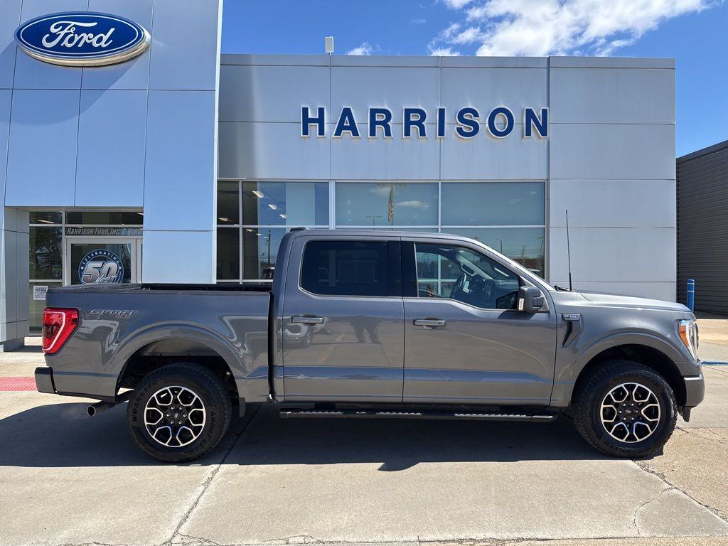 View vehicle photo 4