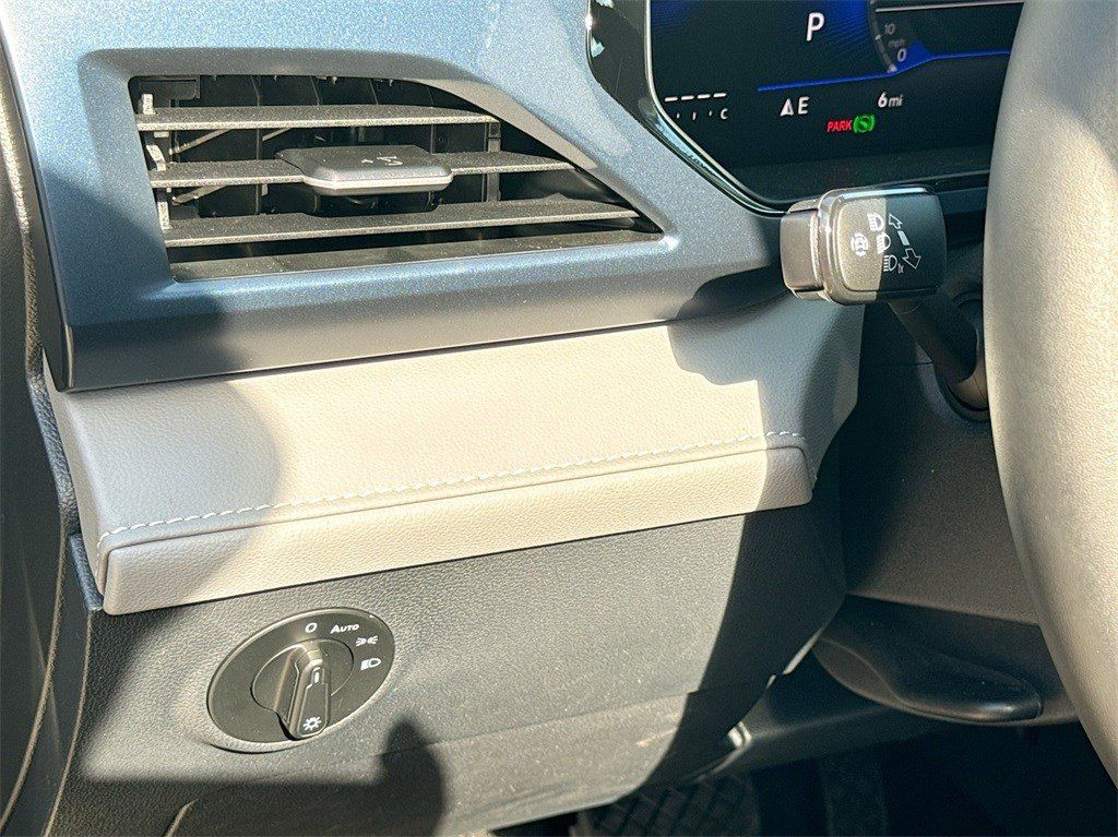 New 2024 Black Pearl Volkswagen 1.5T SE image 10