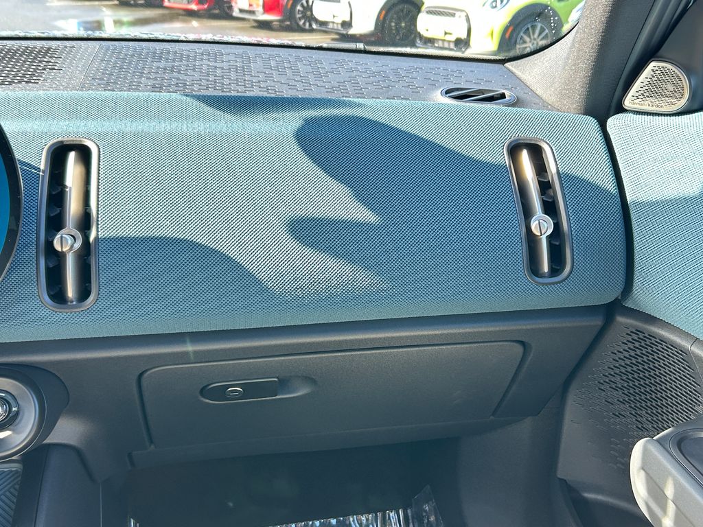 Thumbnail: 2025 MINI Cooper Countryman - 25