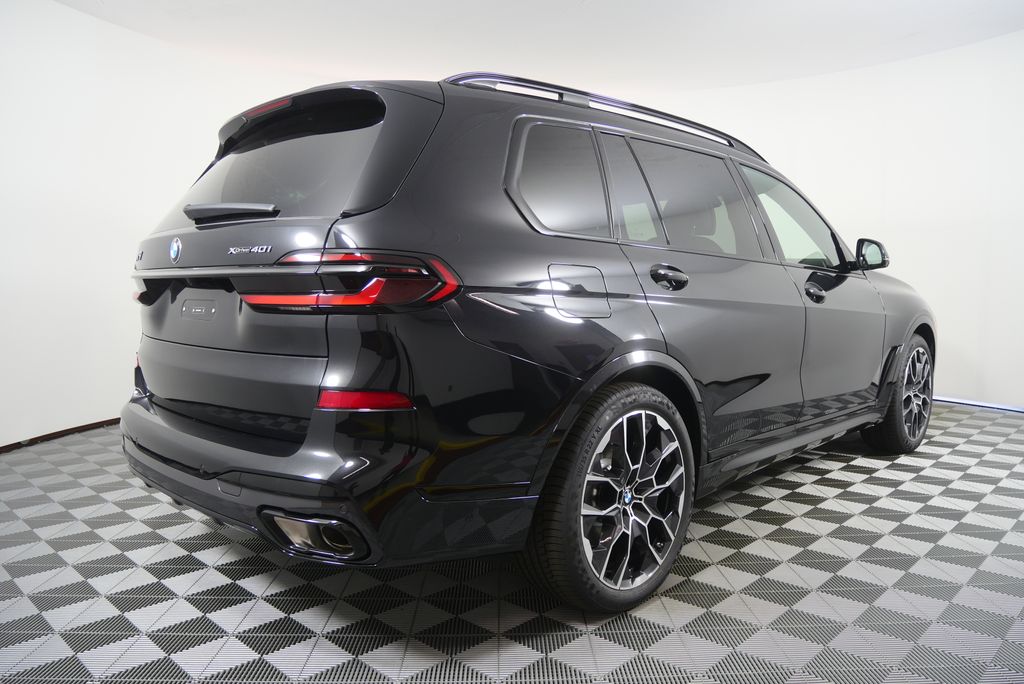 Thumbnail: 2027 BMW X7 - 5