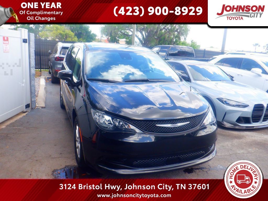 Brilliant Black Crystal Pearlcoat 2023 Chrysler Voyager LX FWD Minivan Front-Wheel Drive 9-Speed Automatic