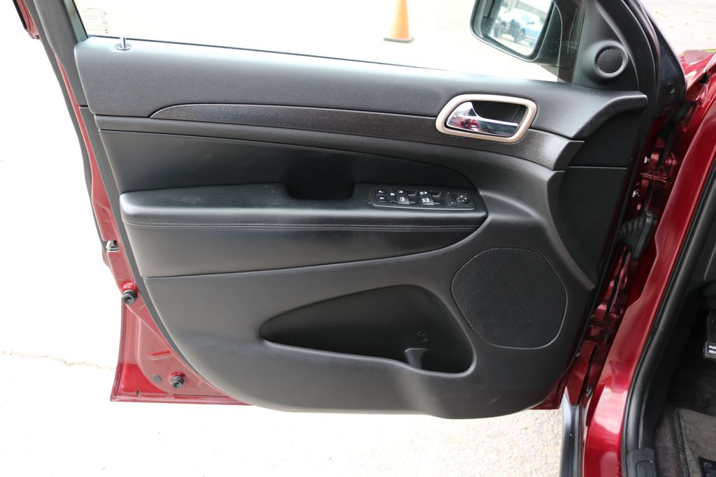 Used Car 2016 Jeep Grand Cherokee  Laredo For Sale Under $20,000 In Austin, Texas