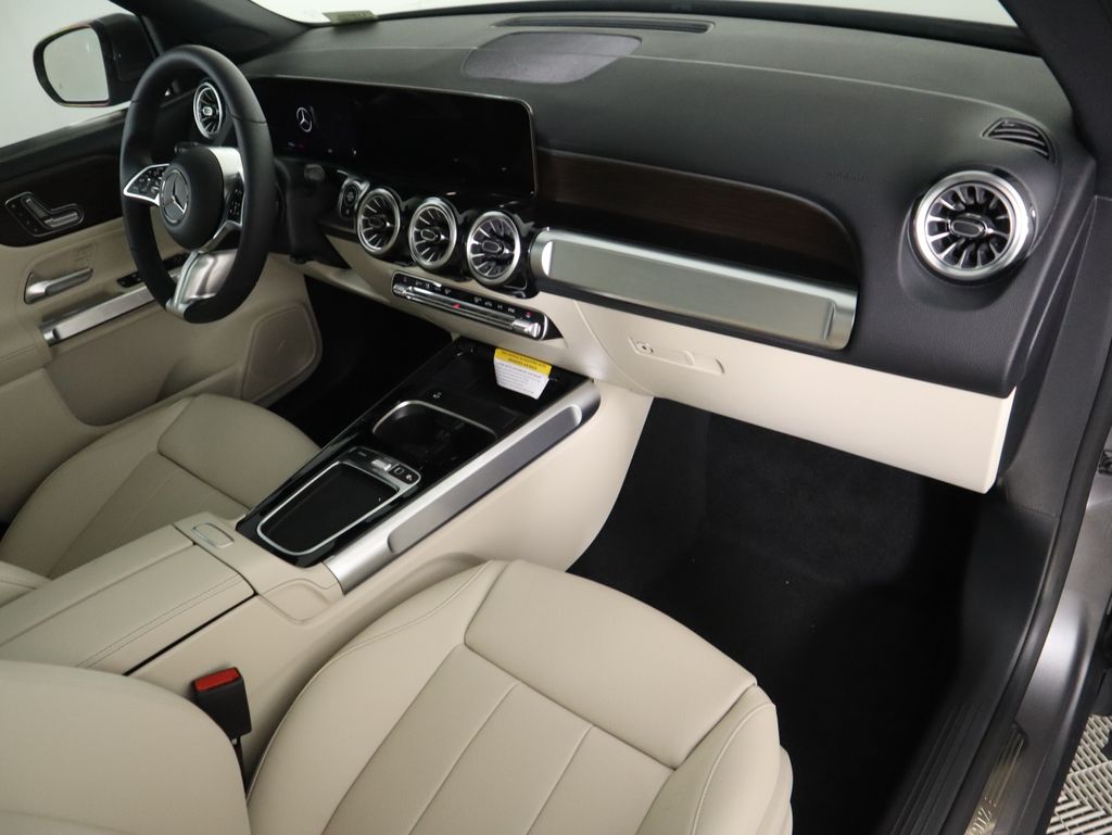 Thumbnail: 2026 Mercedes-Benz GLB - 18