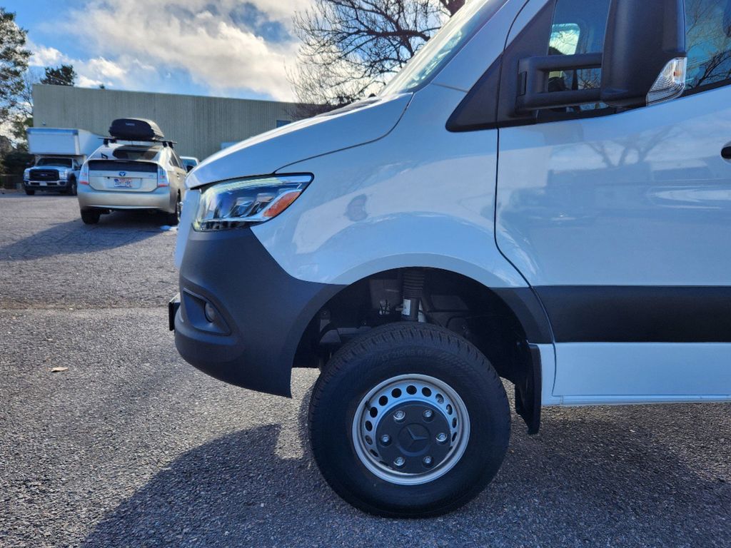 2023 Mercedes-Benz Sprinter 3500 Cab Chassis 170 WB 8