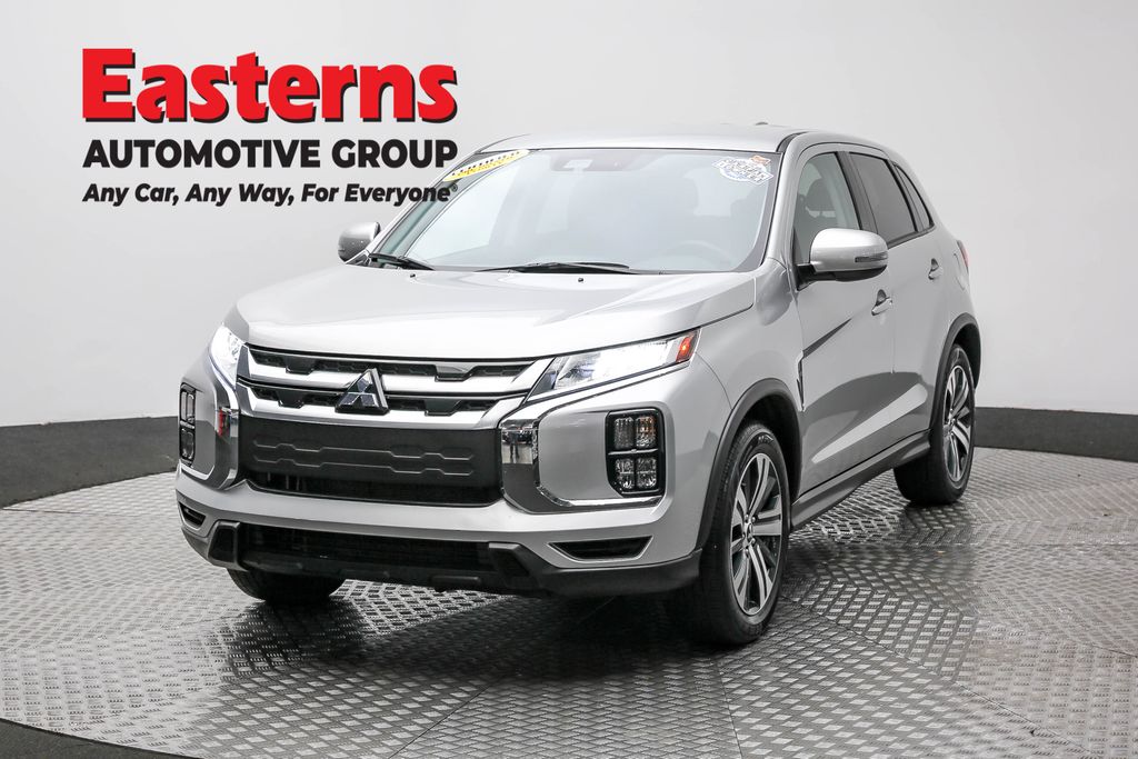 2024 Mitsubishi Outlander Sport SE's photo