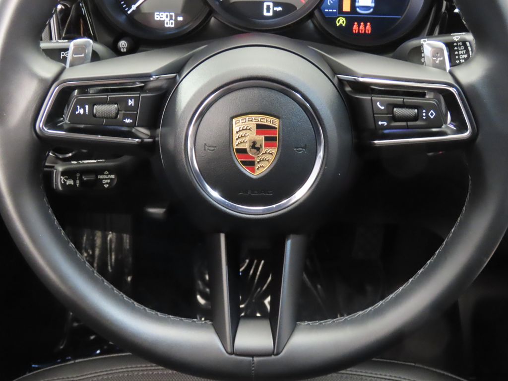 Thumbnail: 2026 Porsche Macan - 19