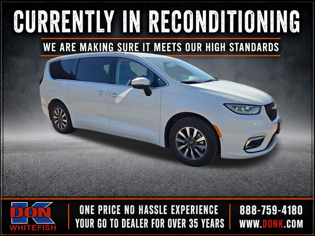 Bright White Clearcoat 2023 Chrysler Pacifica Hybrid Minivan Front-Wheel Drive Continuously Variable Transmission