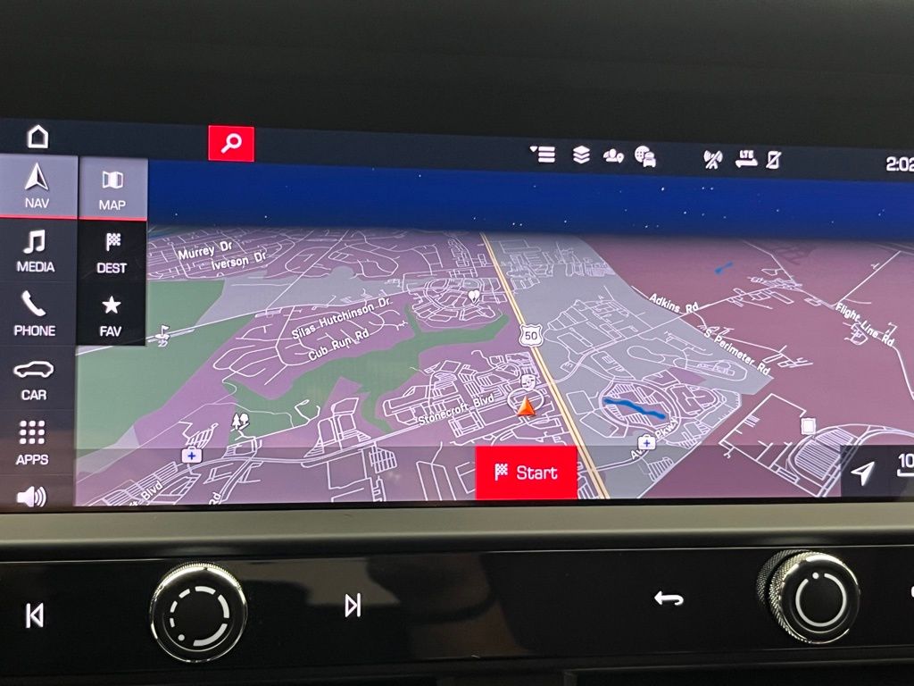 Thumbnail: 2025 Porsche Macan - 25