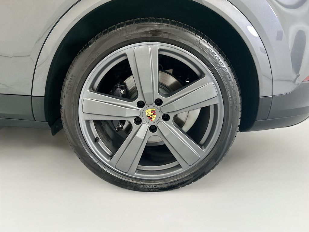 Thumbnail: 2024 Porsche Cayenne - 30
