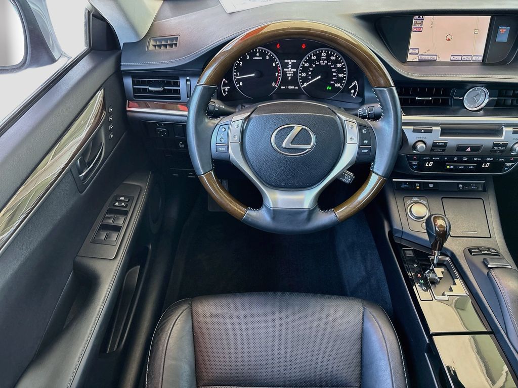 Thumbnail: 2014 Lexus ES - 10