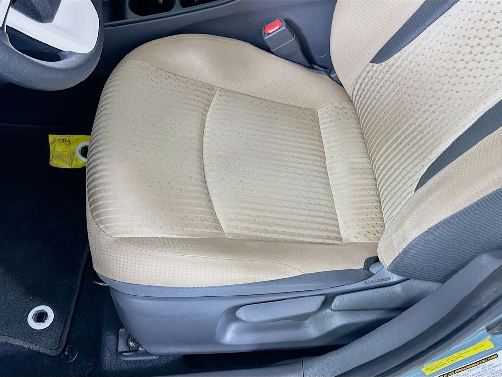 Thumbnail: 2017 Toyota Prius - 19