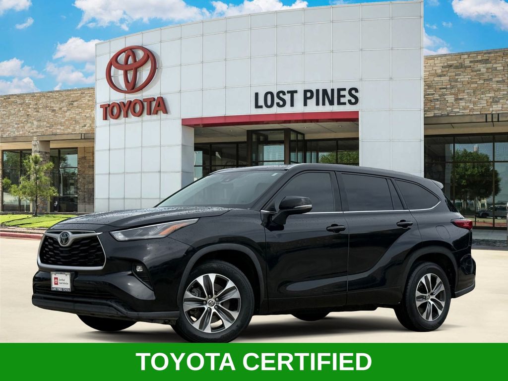 Midnight Black Metallic 2022 Toyota Highlander SUV / Crossover Front-Wheel Drive 8-Speed Automatic