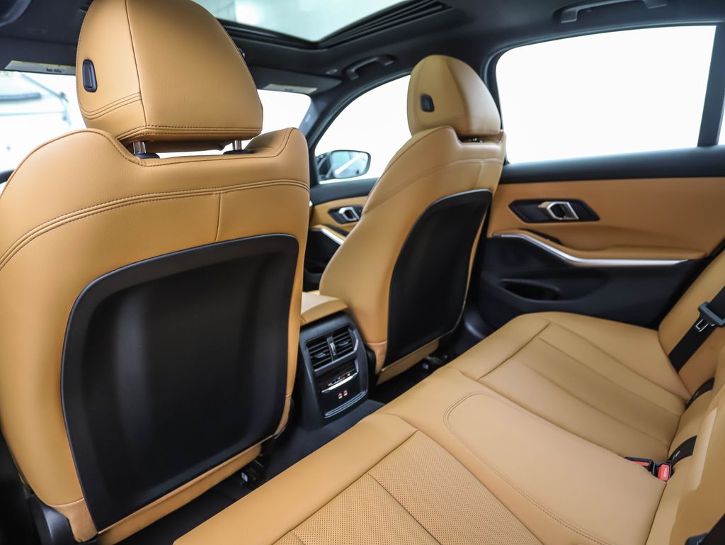 2025 BMW 3 Series 330i xDrive 20