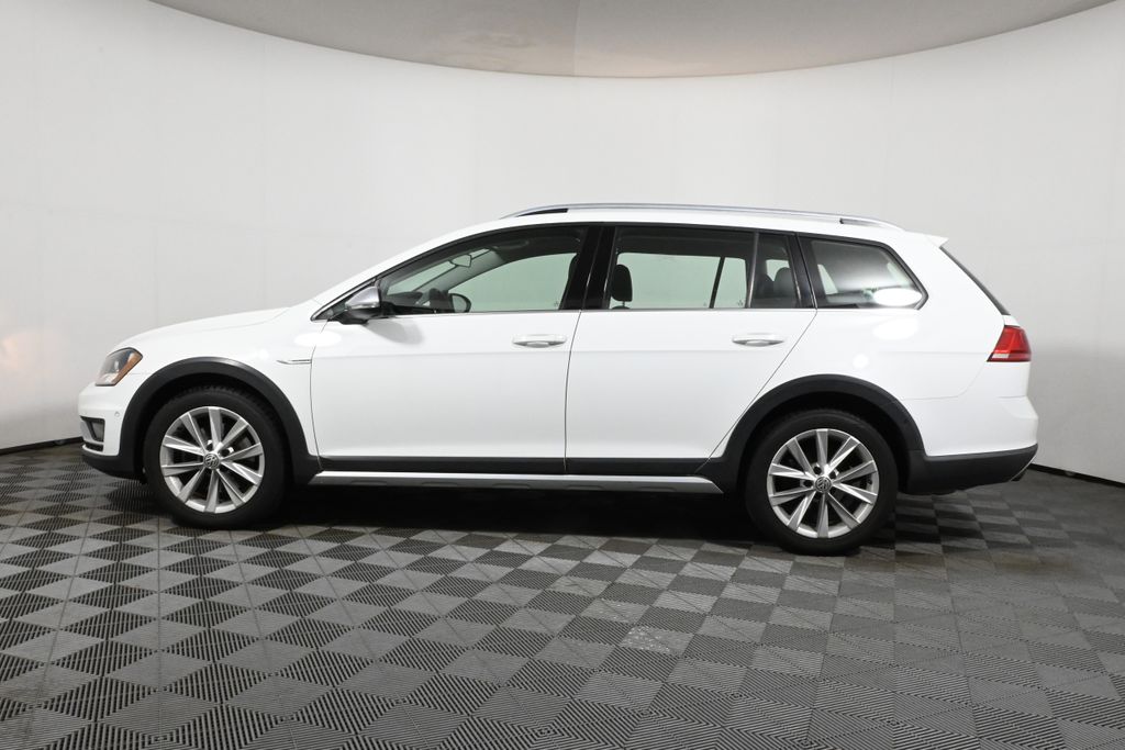 Thumbnail: 2017 Volkswagen Golf - 2