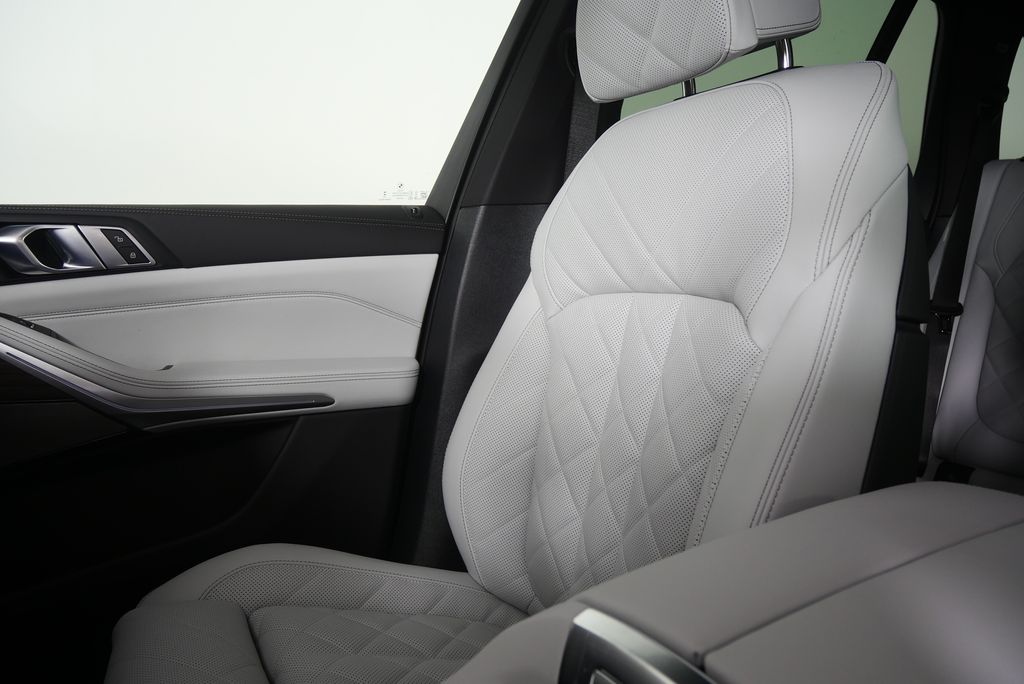 Thumbnail: 2026 BMW X5 - 23