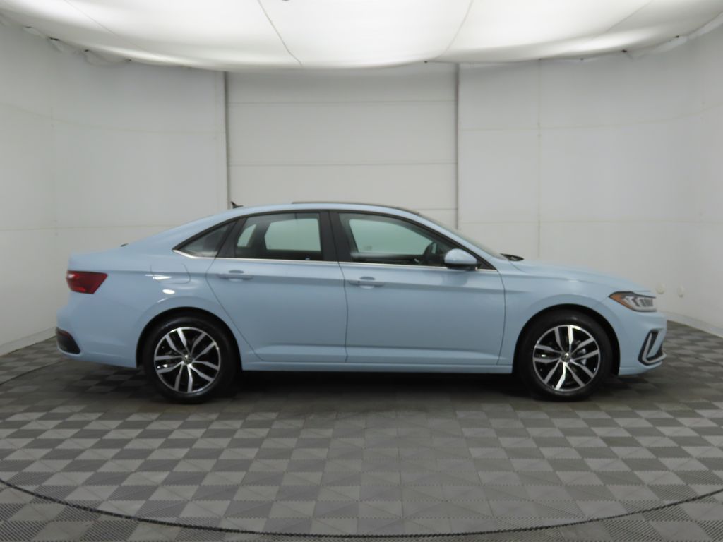 Thumbnail: 2026 Volkswagen Jetta - 4