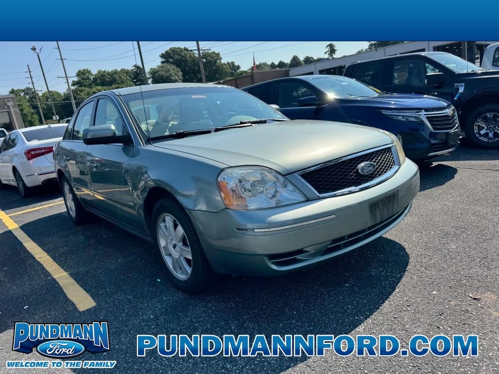 2005 Ford Five Hundred Sedan Front-Wheel Drive