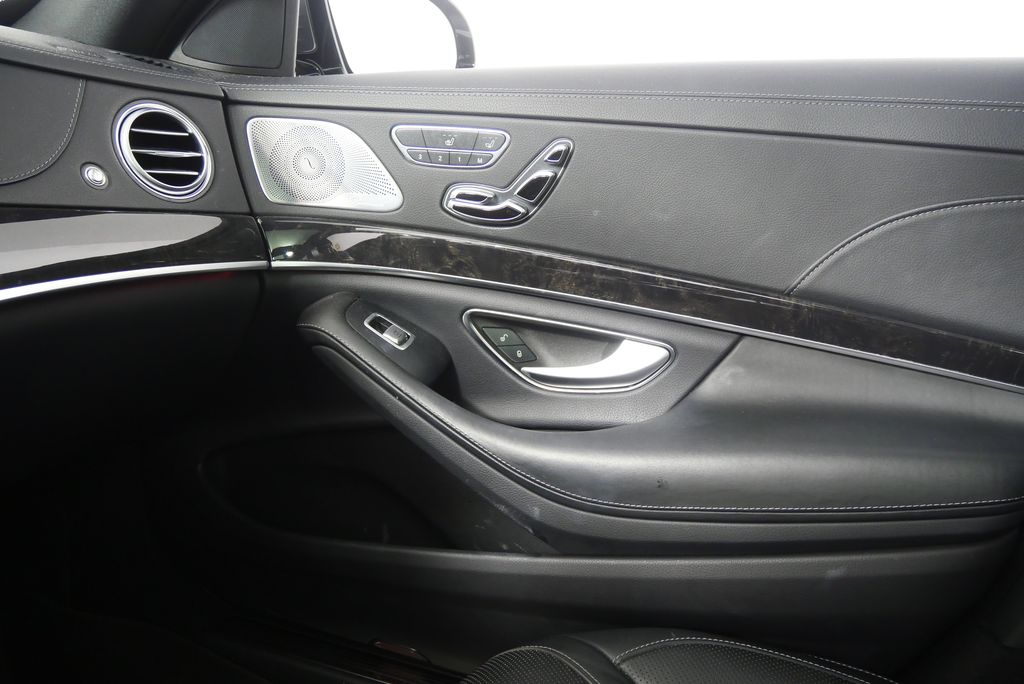 Thumbnail: 2019 Mercedes-Benz S-Class - 30