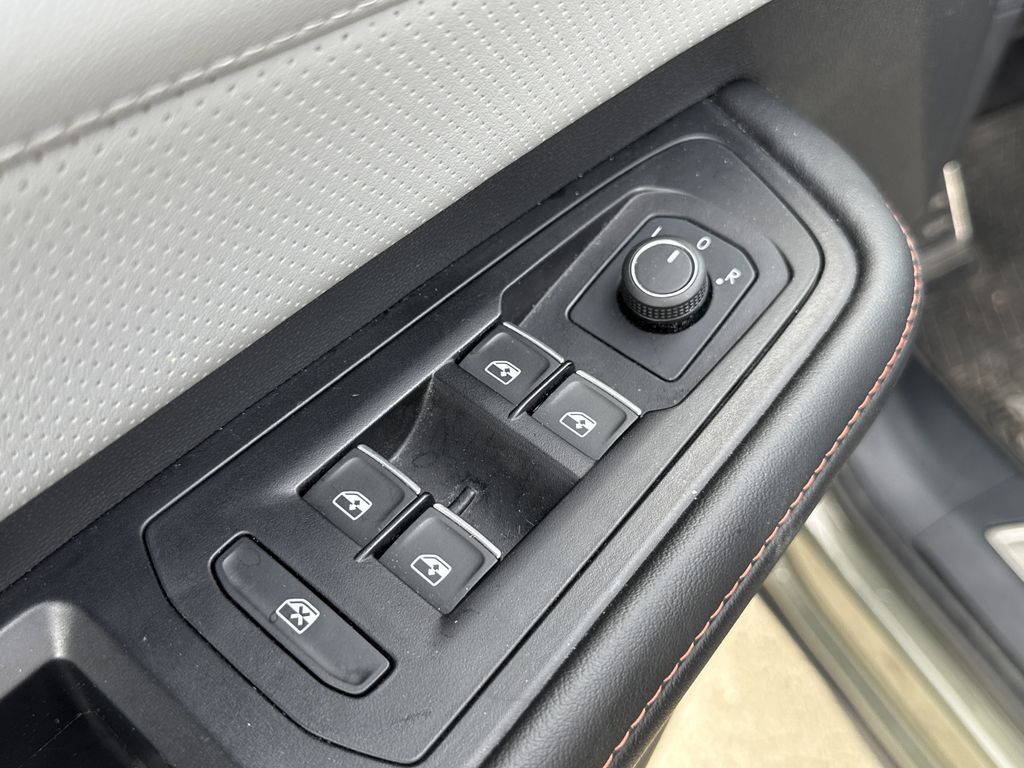 2024 Volkswagen Atlas 2.0T Peak Edition SE w/Technology Green at DeMontrond Ford