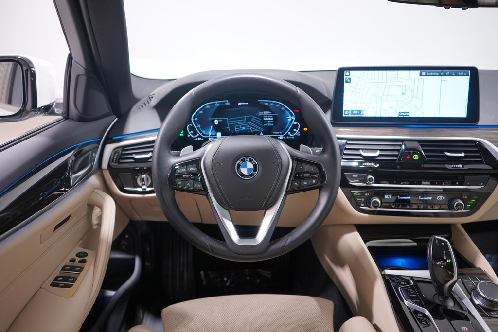 Thumbnail: 2023 BMW 5 Series - 11