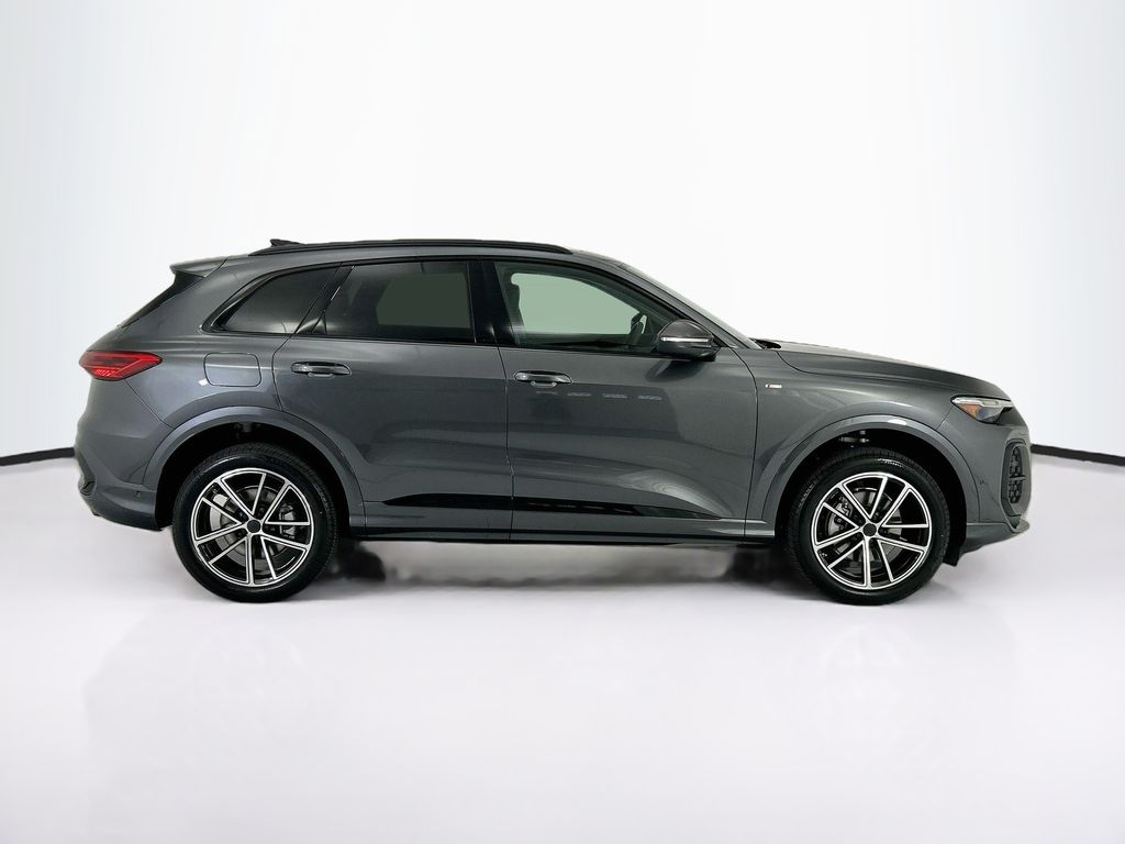 Thumbnail: 2026 Audi Q5 - 4