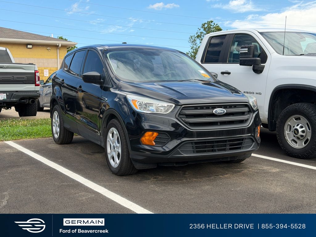 White Platinum Metallic Tri-Coat 2017 Ford Escape S FWD SUV / Crossover Front-Wheel Drive 6-Speed Automatic