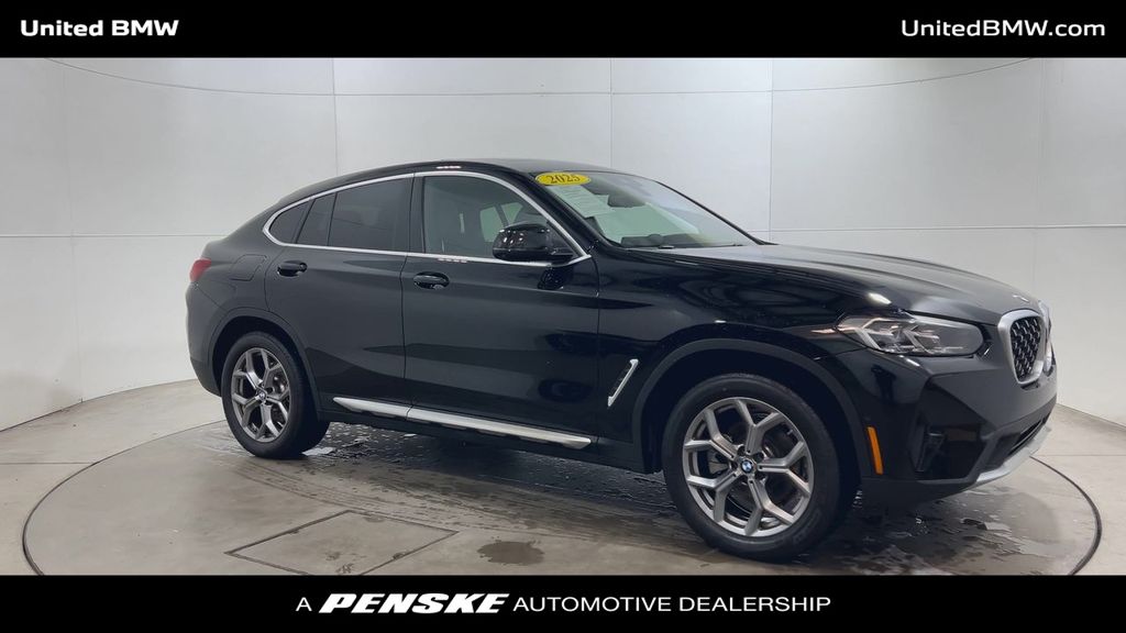 Thumbnail: 2025 BMW X4 - 2