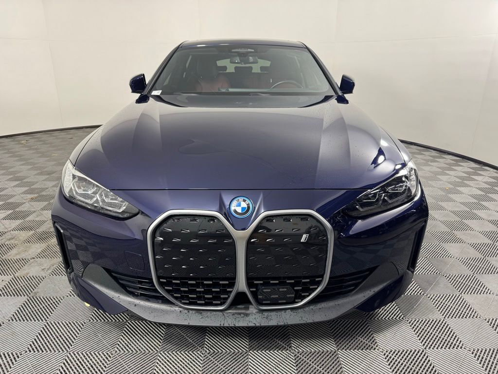 Thumbnail: 2023 BMW i4 - 2