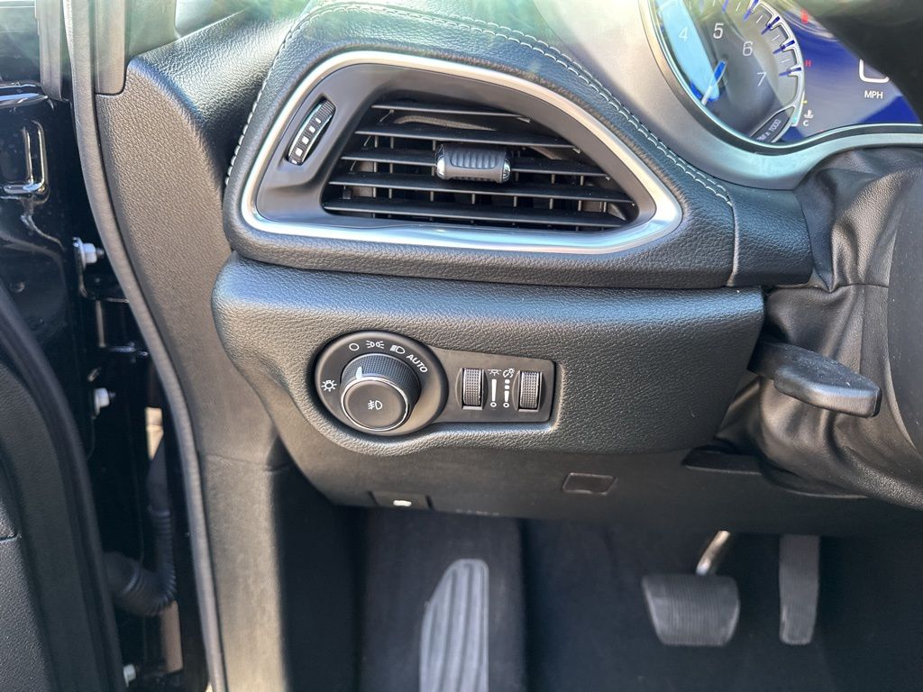 Used Car 2025 Chrysler Pacifica  Limited For Sale Under $40,000 In Austin, Texas